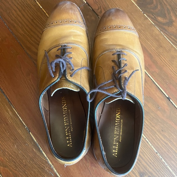 Allen Edmonds Fifth Ave Dress Shoes (Walnut Brown Leather) 9E - Picture 4 of 4